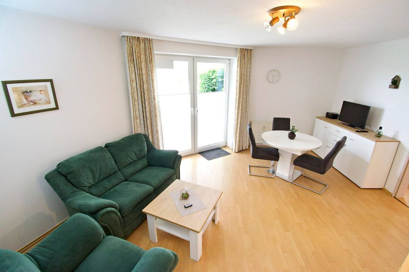 Apartamento entero, Gemütliche 4-Sterne-Ferienwohnung in der Residenz am Deich Mole in Norddeich in Strand Norddeich, Norddeich