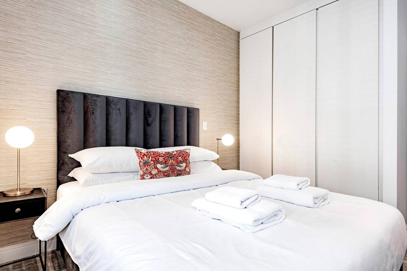 Entire apartment, The Smooth Velvet - by Out of Office Lifestyle in London, South East England