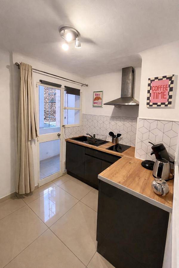 Gîte pour 4 personnes, avec balcon, adapté aux familles dans Stade Mayol RC Toulonnais - 3