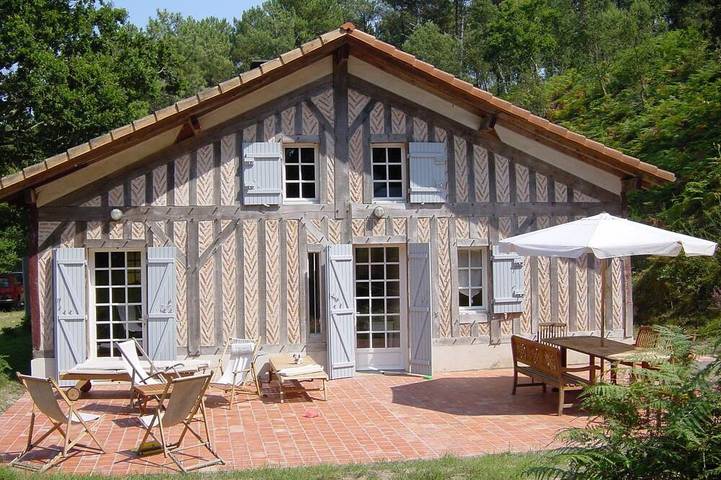 Location de vacances pour 8 personnes, avec terrasse et jardin dans Réserve naturelle du Courant d'Huchet