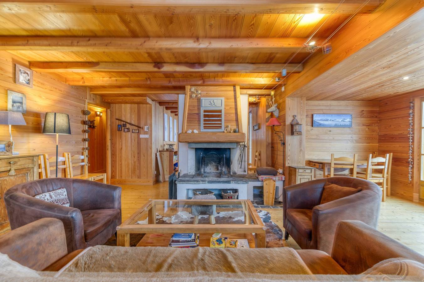 Chalet 'Belledonne' with Mountain View, Private Terrace and Wi-Fi in Villard-Reculas, Écrins National Park