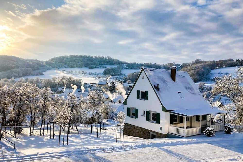Ferienhaus mit traumhafter Veranda, Garten,  Kamin, Infrarot-Wärmekabine in Mulfingen, Hohenlohe