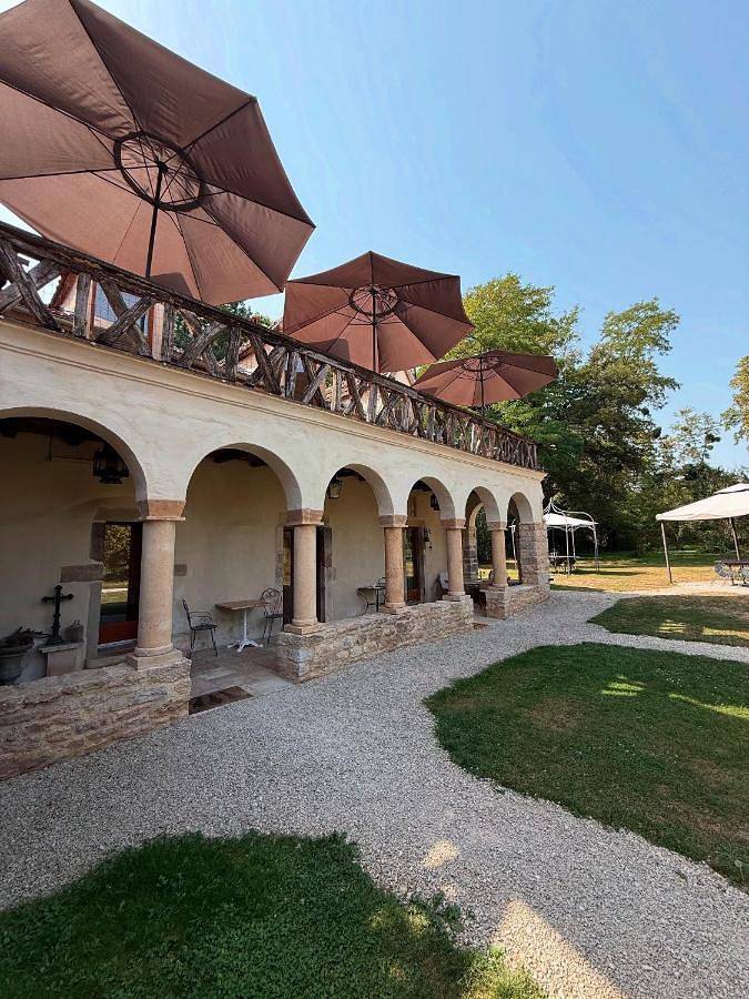 Location de vacances pour 2 personnes, avec piscine et vue ainsi que balcon et jardin à Saint-Loup-Géanges - 3