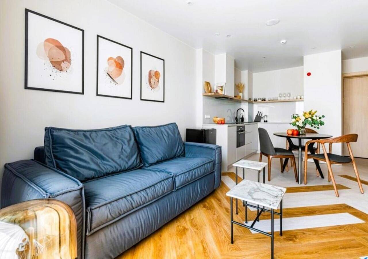 One-Bedroom Apartment in Chatou, Yvelines