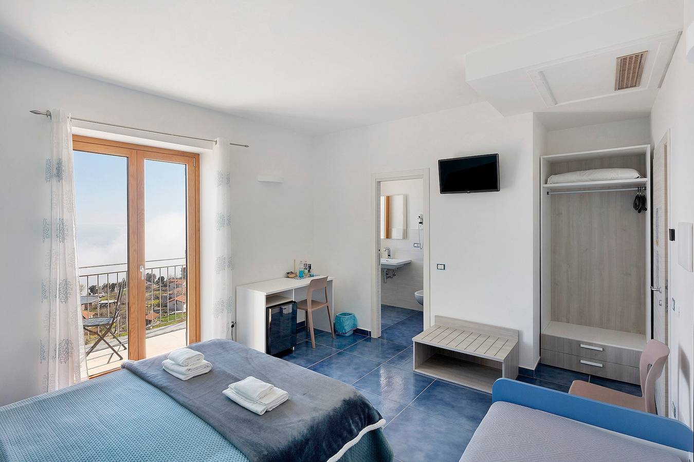 Camera 'Volare Vista Mare' con vista mare, Wi-Fi e aria condizionata in Pianillo, San Lazzaro