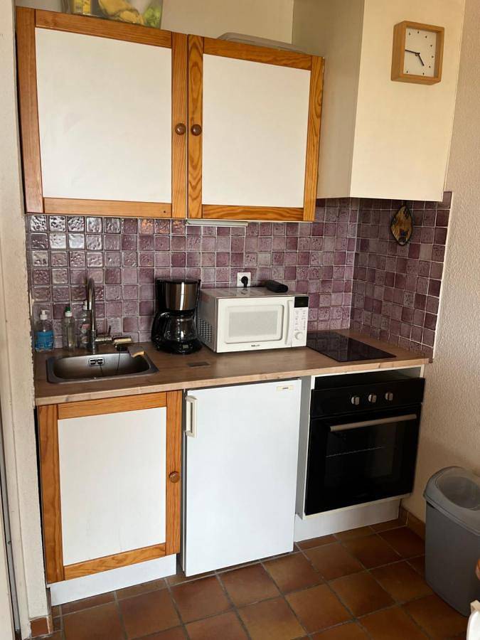 Appartement entier, Two-Bedroom Apartment in Sausset-les-Pins, Côte méditerranéenne (France)