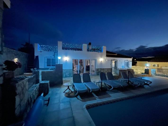 Casa rural para 6 personas, con piscina además de jardín y vistas en Arboleas