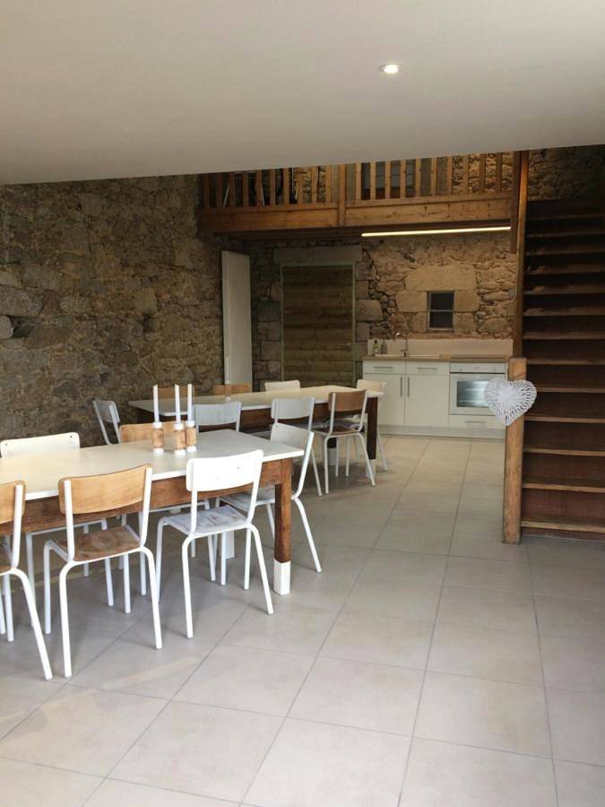 Location de vacances pour 9 personnes, avec piscine et vue ainsi que jardin et vue sur le lac, adapté aux familles à Saint-Malô-du-Bois - 2