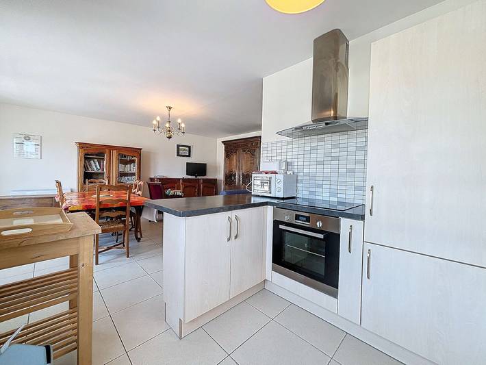Apartamento entero, Apartamento céntrico con 2 habitaciones, ascensor, parking y cercano a la playa en Granville in Granville, Côte de la Déroute