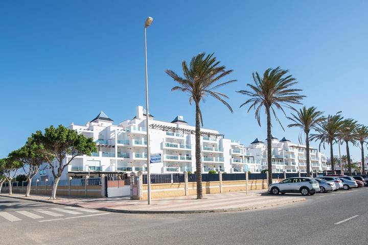 Apartamento para 8 personas, con piscina, Se admiten mascotas en Playa Serena (Roquetas de Mar)