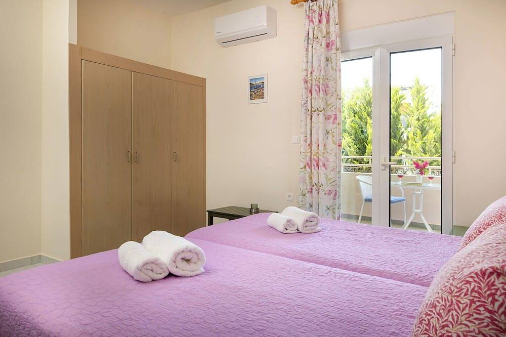 Hel lägenhet, Only 5 Min.Walk From Crystal Water Sandy Beach Of Almirida in Almyrida, Vámos