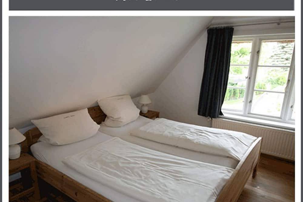 Ganze Wohnung, Alte Schule - Wohnung 2 im Dorf bekannt aus \"Gegen den Wind\" in St. Peter-Ording, Eiderstedt