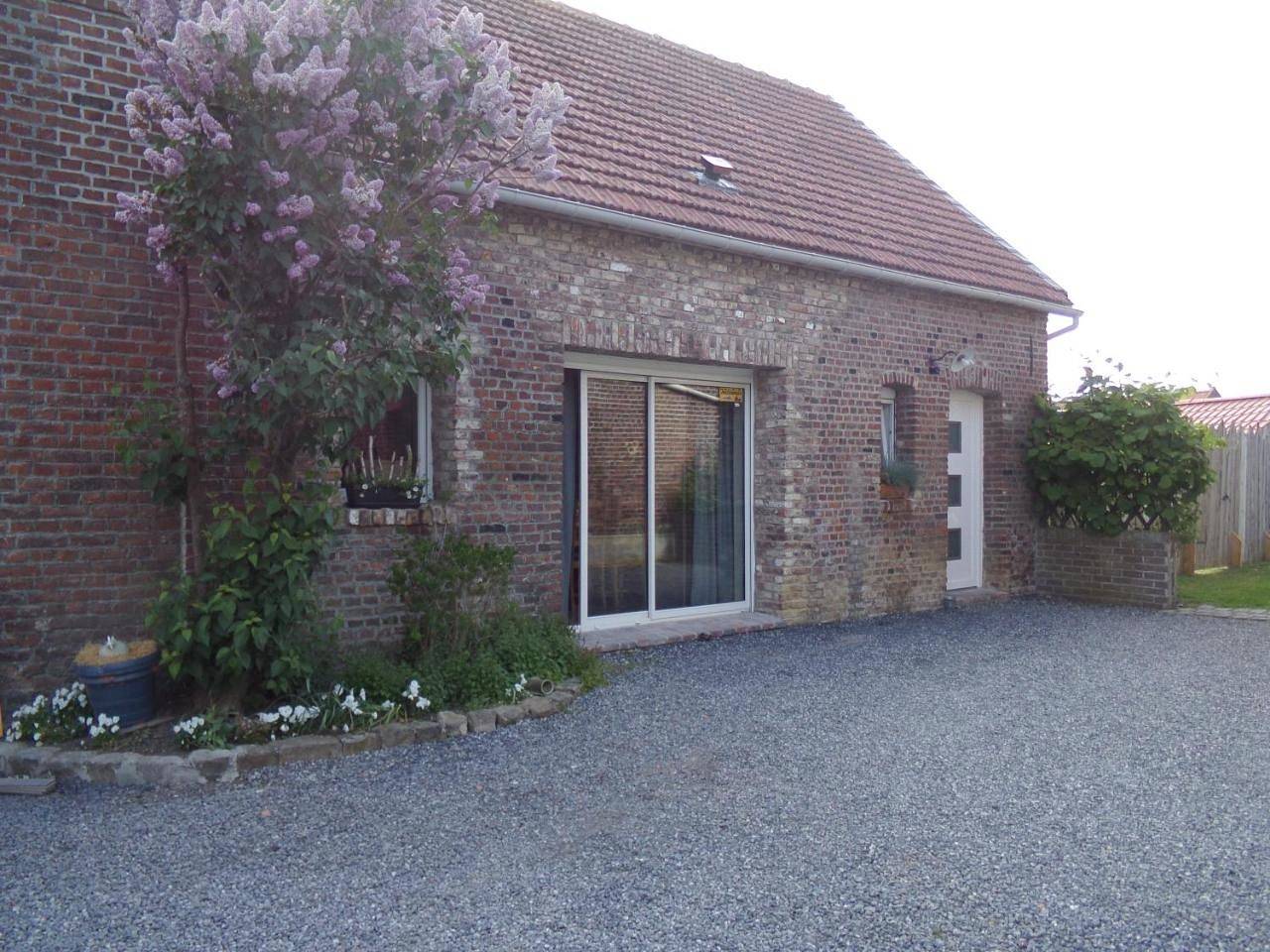 Three-Bedroom House in Hem-Lenglet, Département Nord