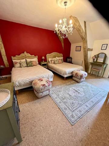 Chambre d’hôte pour 6 personnes, avec jardin ainsi que terrasse et vue à Lanouaille