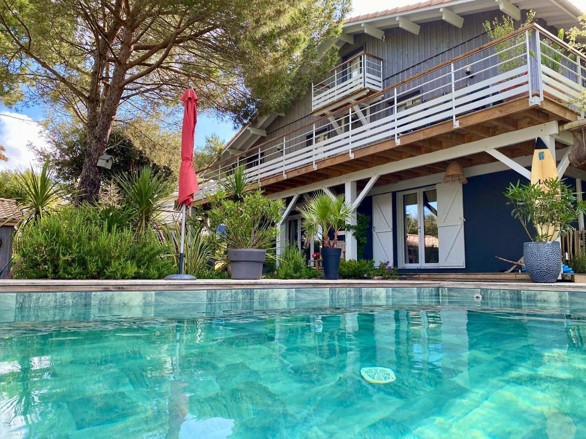 Double Room with Pool View in Soulac-sur-Mer, Région de Lesparre-Médoc