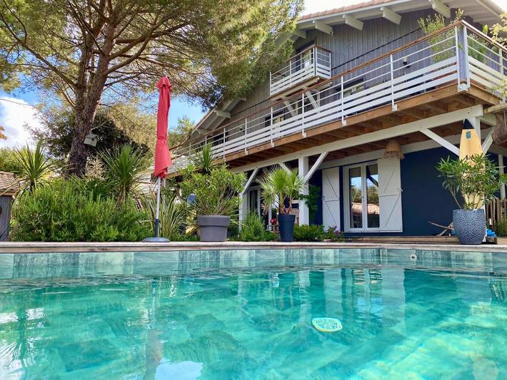 Chambre d’hôte pour 2 personnes, avec Terrasse et Jardin ainsi que Piscine et Vue à Soulac-sur-Mer