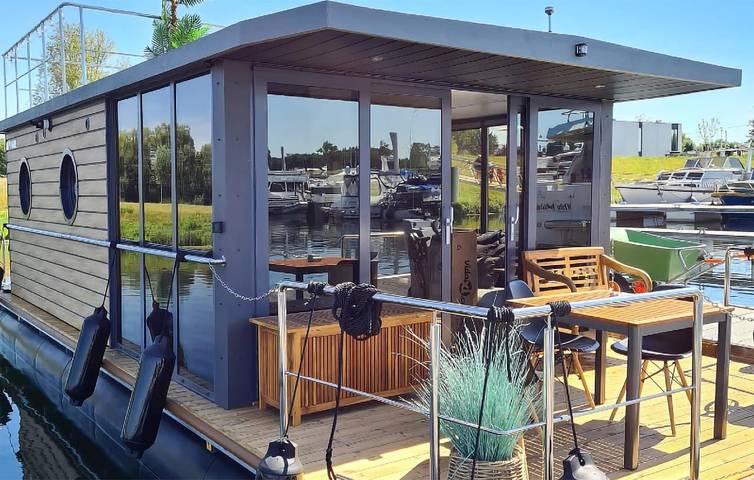 Hausboot für 6 Personen, mit Seeblick und Ausblick sowie Terrasse, kinderfreundlich in Belgien