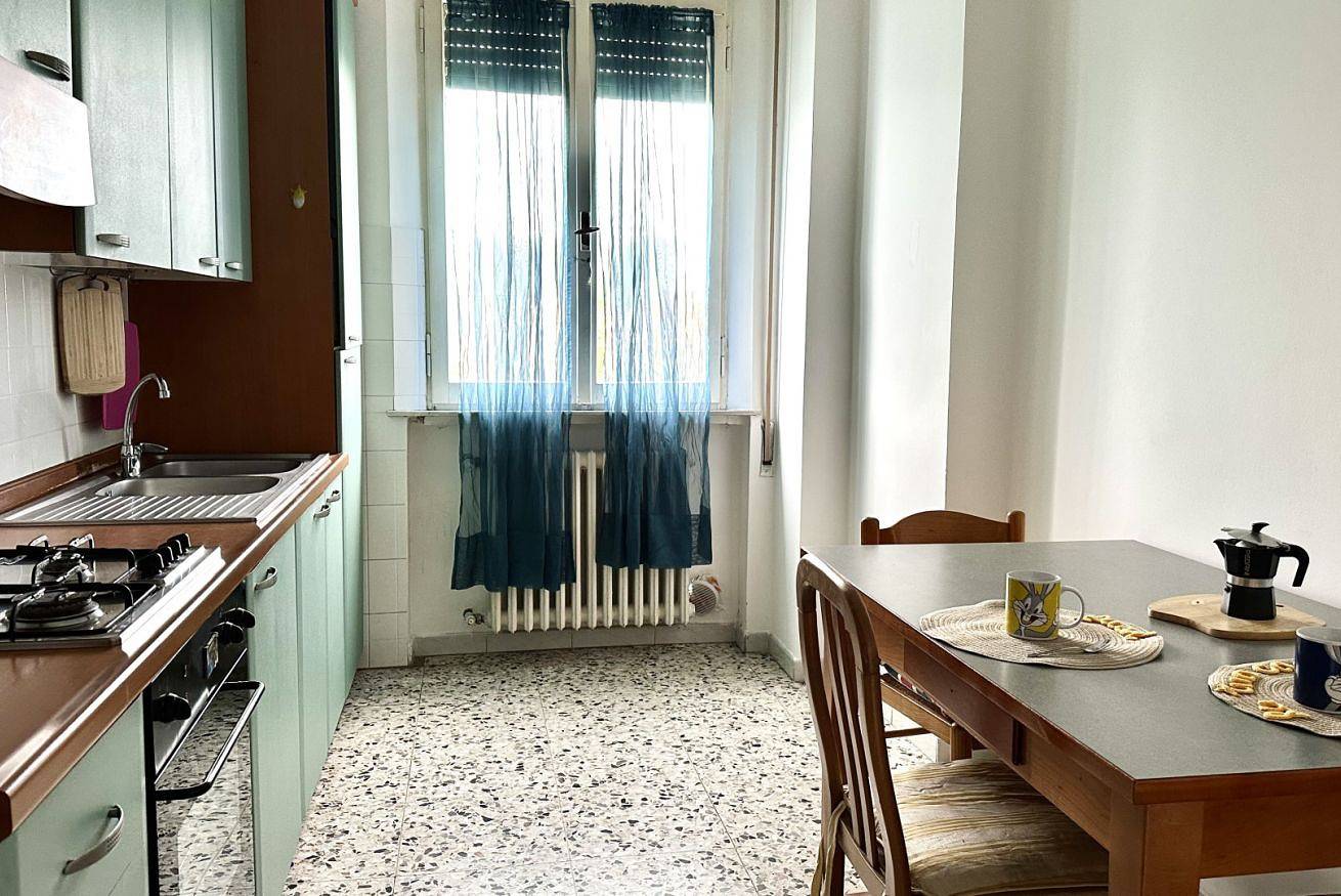 Entire apartment, Se091 - Senigallia, three-room apartment with balcony near the sea in Senigallia, Senigallia (Municipality)