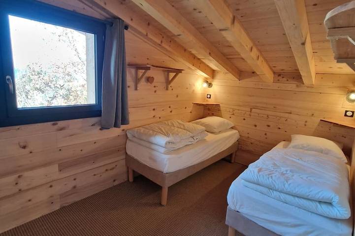 Gîte de 7 chambres pour 15 personnes, situé en pleine nature, Savoie in Saint-Paul-sur-Yenne, Région de Chambéry