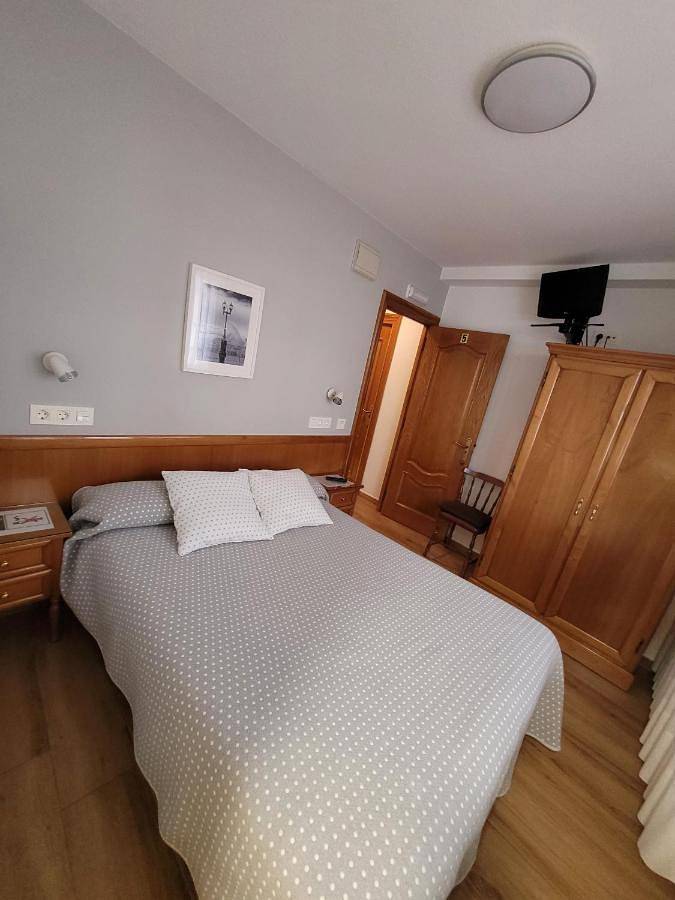 Standard Double Room with Shared Bathroom in Distrito Centro (Gijón), Gijón