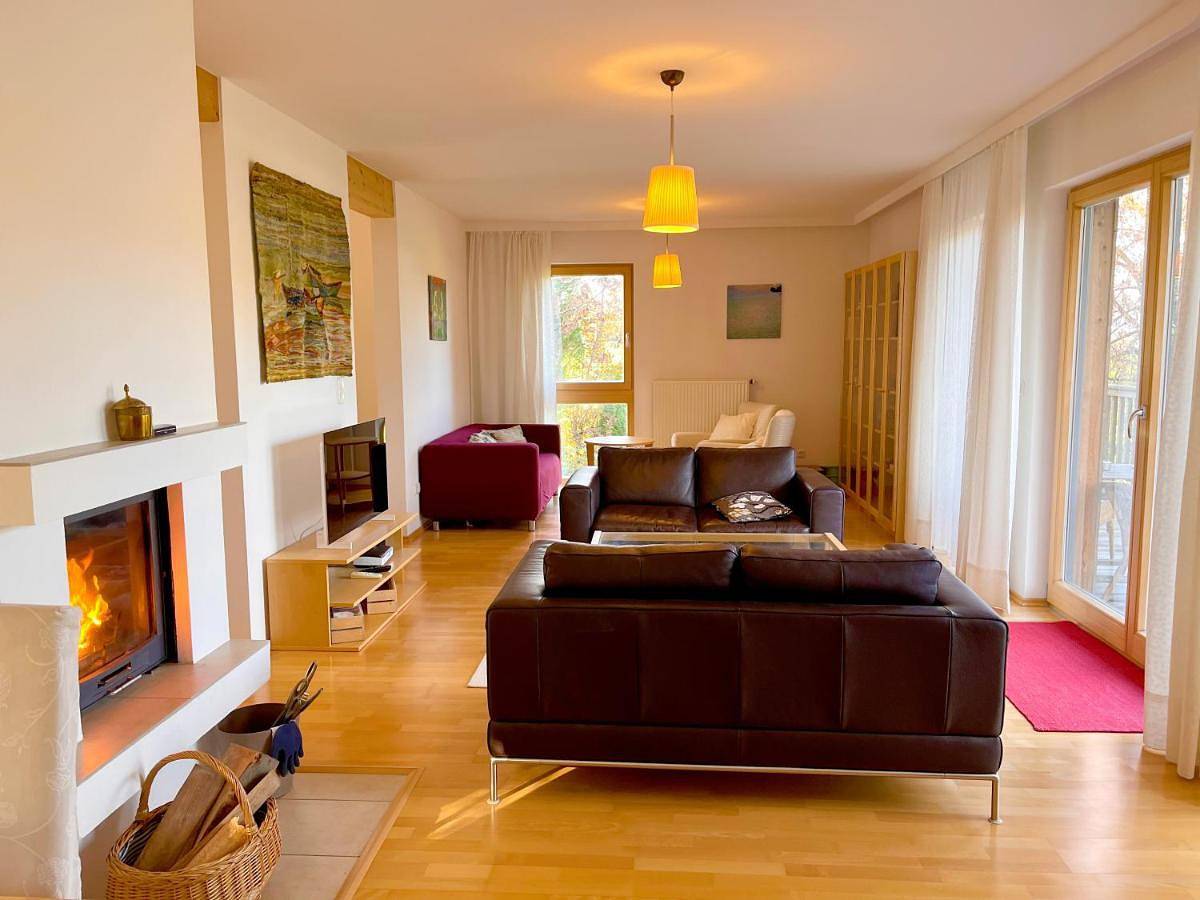 Geheel appartement, Chalet Attersee - ganzes Ferienhaus, Seeblick, Kamin, Sauna in Nußdorf am Attersee, Bezirk Vöcklabruck