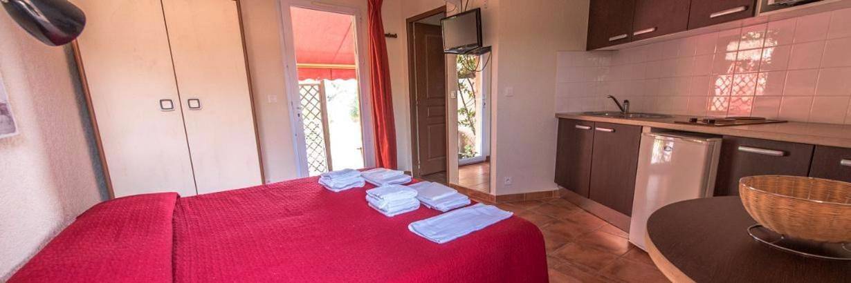 Appartement entier, Appartement de vacances pour 4 personnes avec jardin in Piana, Région d'Ajaccio