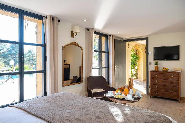 Chambre d’hôte pour 3 personnes, avec jardin ainsi que piscine et vue à Grimaud - 2