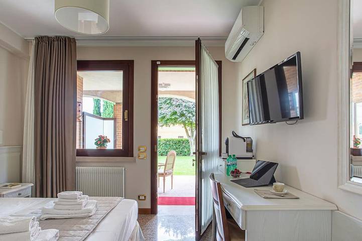 Entire apartment, Borgo Tabari Mondrian in Mussolente, Vicenza Province