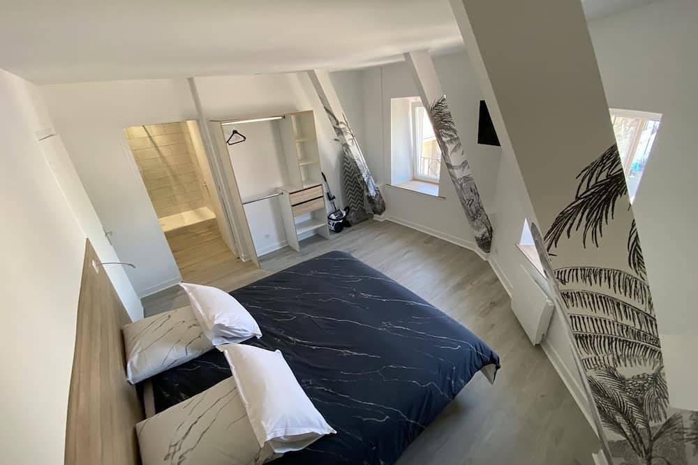 Appartement entier, Appartement-Jeannot-en Ville-Douche-Vue ville in Contrexéville, Neufchâteau