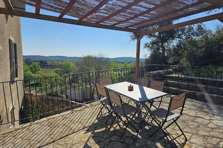 Apartamento de vacaciones para 7 personas, con jardín además de terraza y piscina - 1