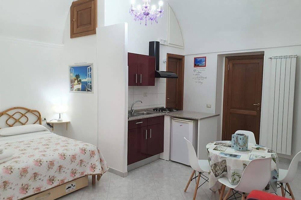 Entire apartment, Soleluna Gaeta seafront vacation home. Small pets welcome. in Gaeta, Latina Province