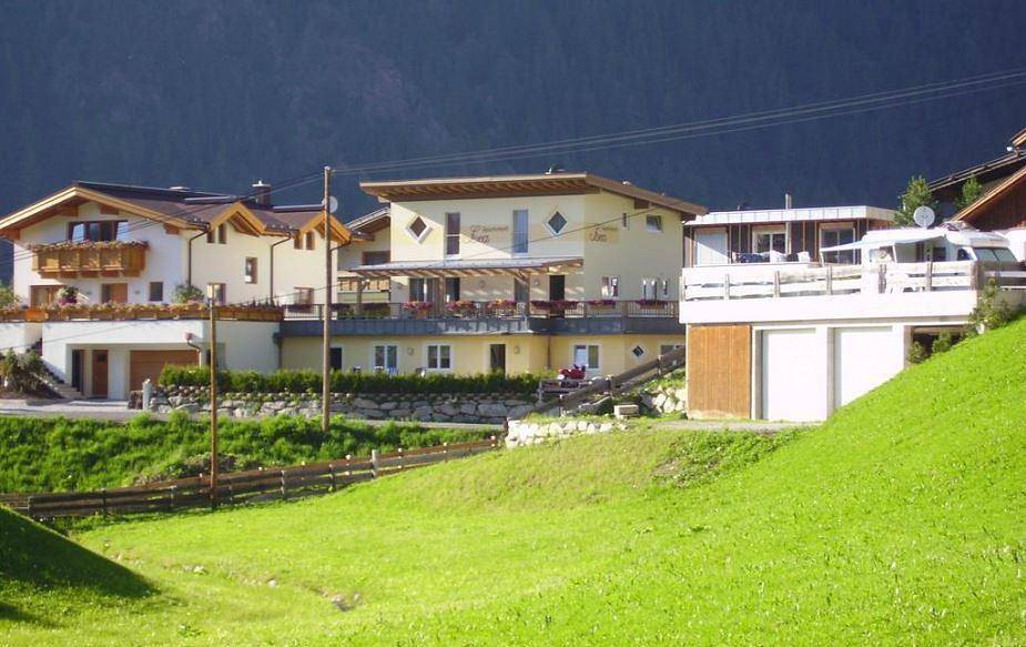 Ganze Ferienwohnung, Appartement Melanie in Stubaier Alpen, Umhausen