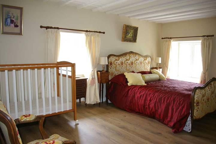 Location de vacances pour 10 personnes, avec piscine ainsi que terrasse et jardin dans Vire Normandie - 3