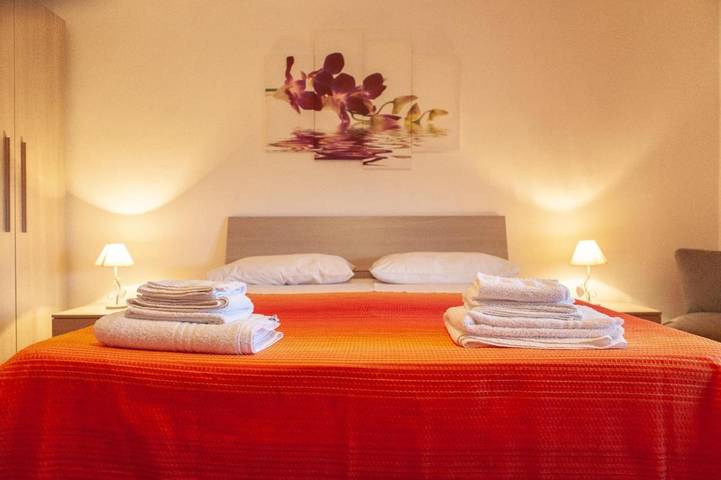Casa vacanza per 4 persone, con panorama e giardino in Novoli