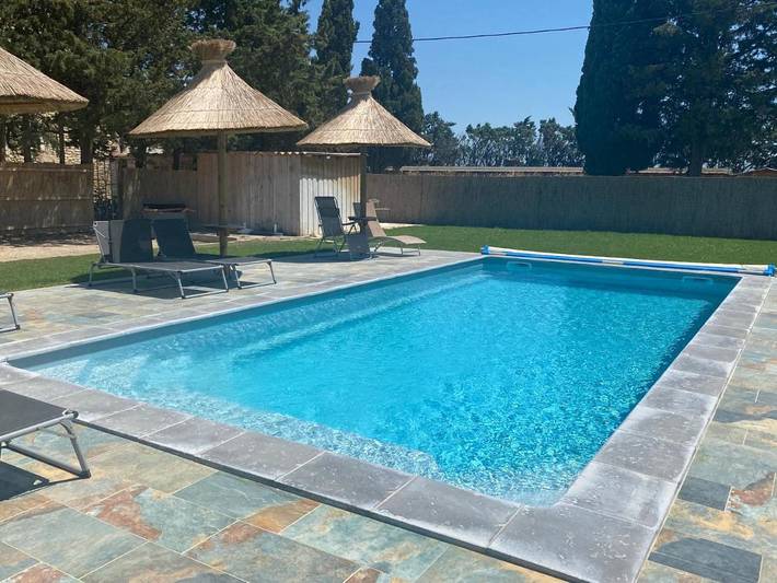 Location de vacances pour 4 personnes, avec jardin ainsi que piscine et vue à Beaucaire - 3