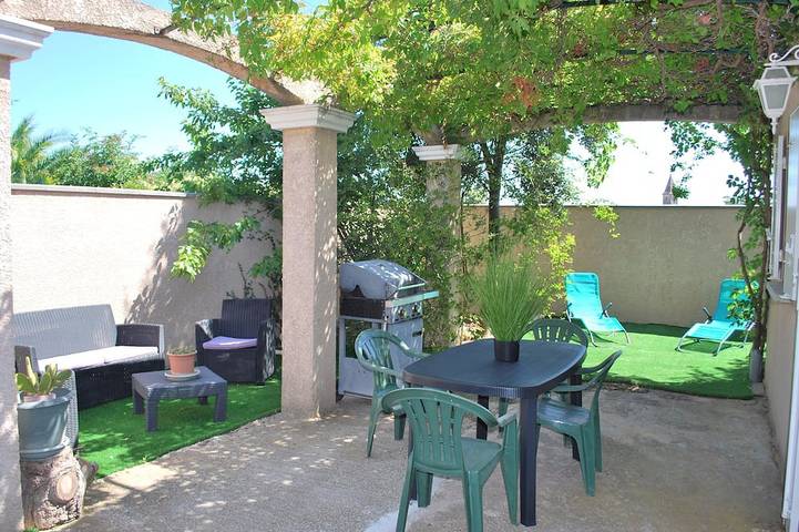 Gîte pour 2 personnes, avec Terrasse et Jardin à Usclas-d'Hérault