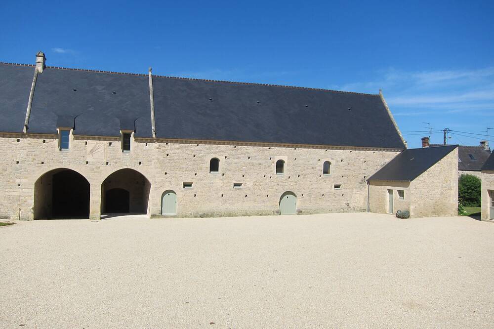 Entire apartment, In an historical monument: Farm Manor in Bayeux in Monceaux-en-Bessin, Bayeux region