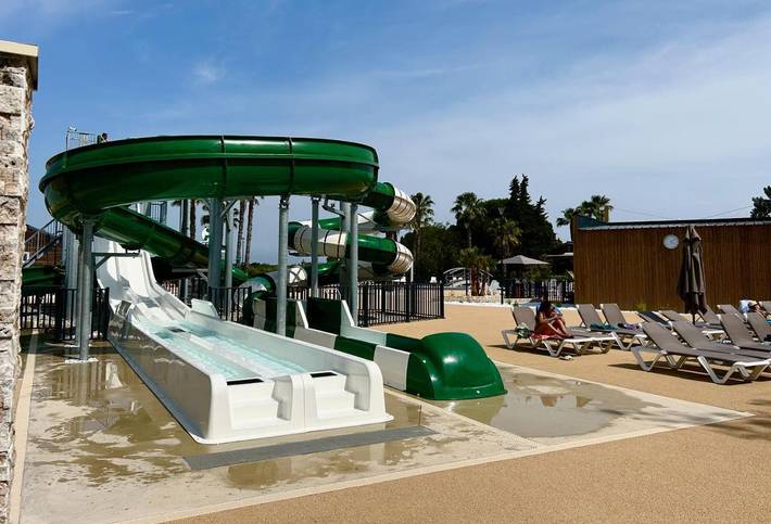 Location de vacances pour 6 personnes, avec piscine ainsi que terrasse et bassin pour enfant dans Plage de l'Espiguette - 3