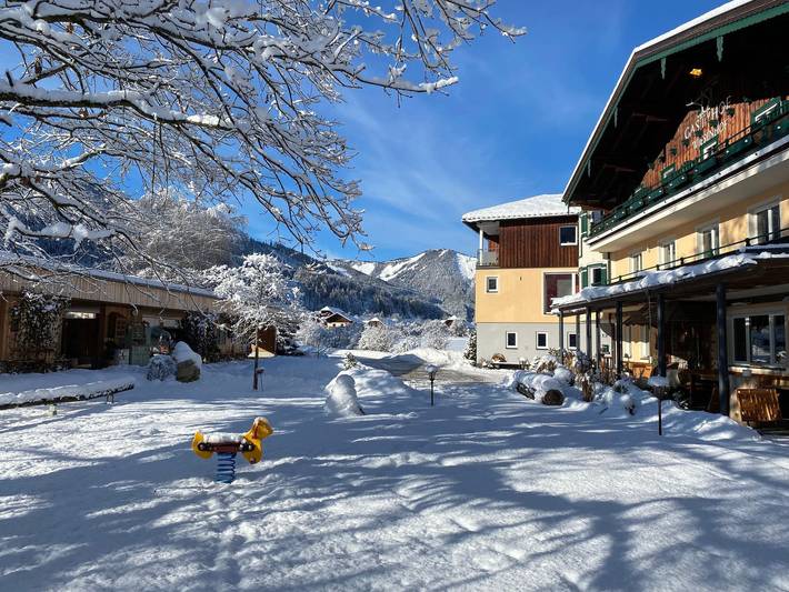 Hotel für 2 Personen, mit Balkon und Garten sowie Ausblick, kinderfreundlich am Wolfgangsee - 3
