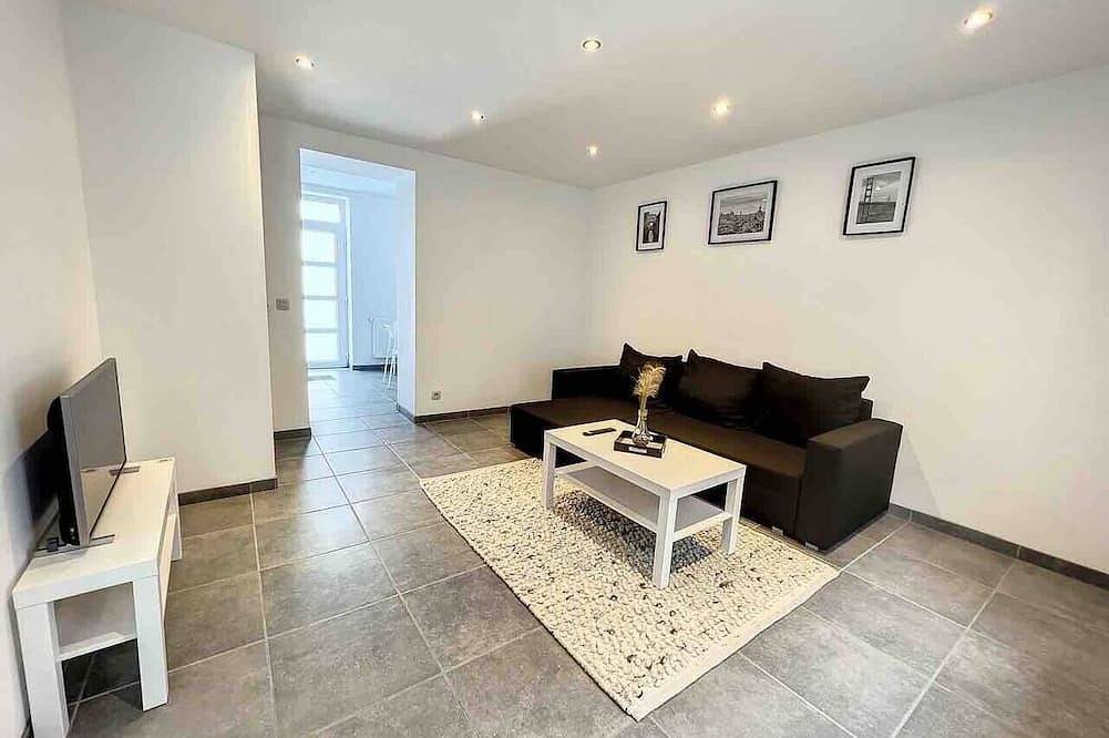 Wauters 75 Bruxelles-charleroi-airport in Ransart, Charleroi