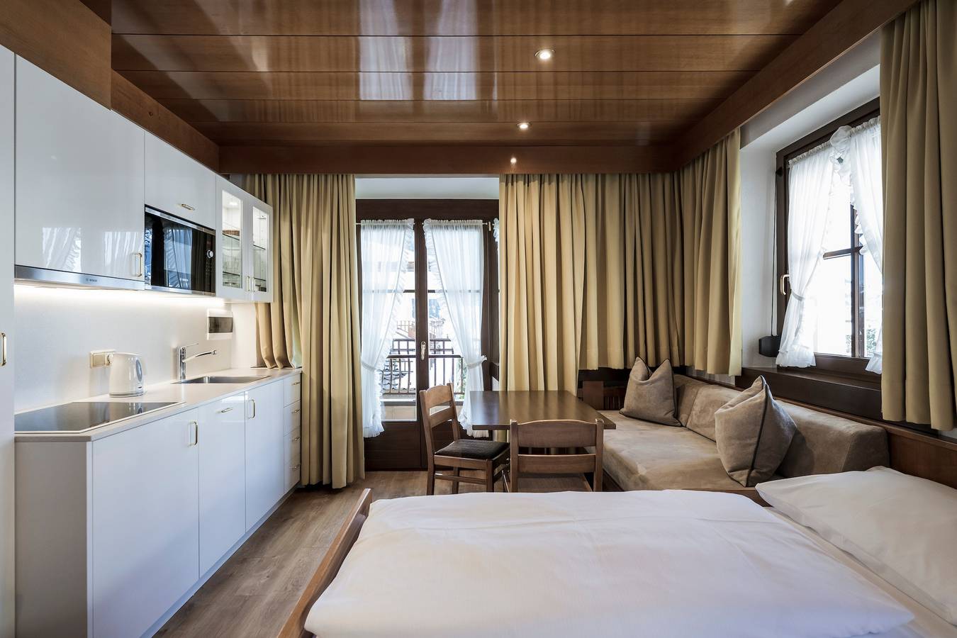 Ganze Wohnung, "Villa Stella Apartment N 60" nahe den Skiliften mit Wlan, Balkon und Garten in St. Ulrich in Gröden, Dolomiti Superski