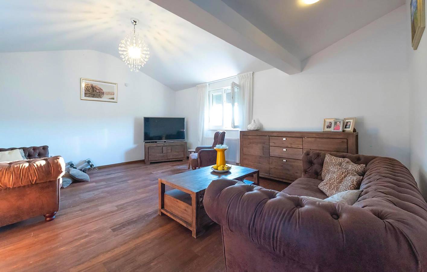 Gemütliches Apartment mit Pool, WiFi & Parkplatz in Dalmatinisches Zagora
