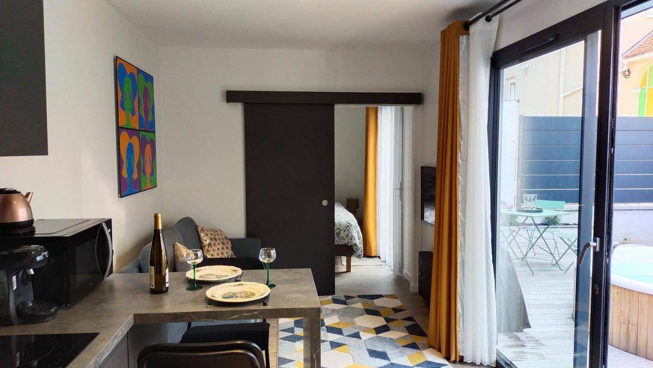Appartement entier, One-Bedroom Apartment in Lingolsheim, Région de Strasbourg