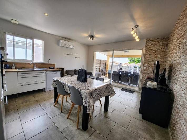 Location de vacances pour 6 personnes, avec jardin ainsi que vue et piscine à Joyeuse - 4