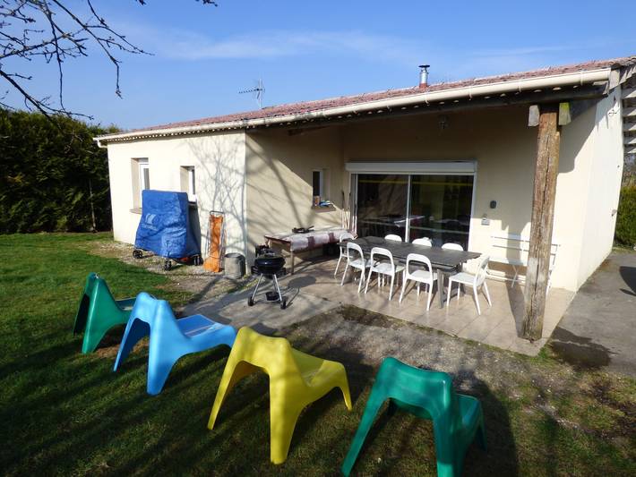 Gîte pour 15 personnes, avec Jacuzzi ainsi que Jardin et Sauna dans les Ardennes