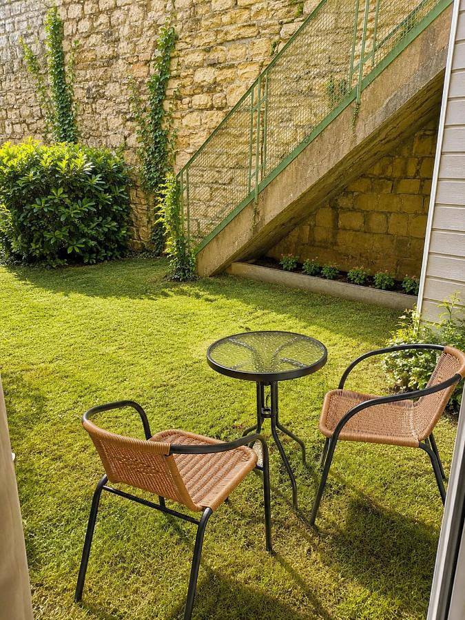 Apartamento de vacaciones para 2 personas, con terraza y jacuzzi además de jardín y sauna - 1