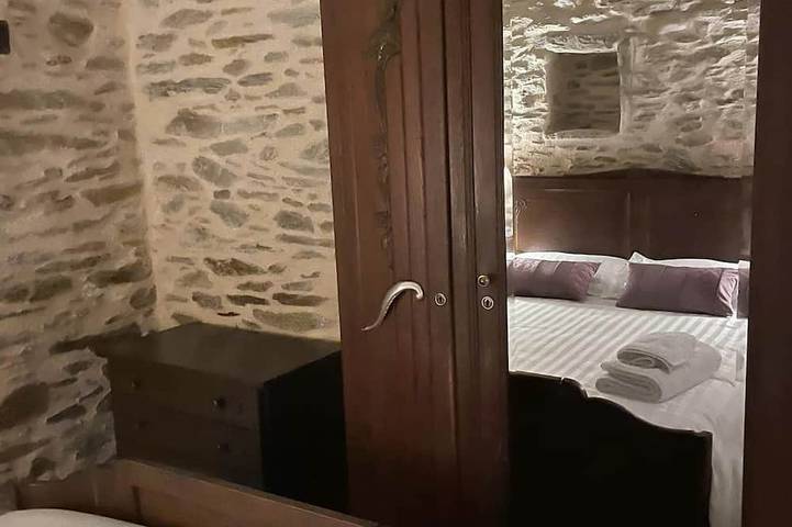 Gîte pour 4 personnes, avec jardin et piscine ainsi que terrasse et jacuzzi, animaux acceptés à Chalais (Aquitaine) - 2