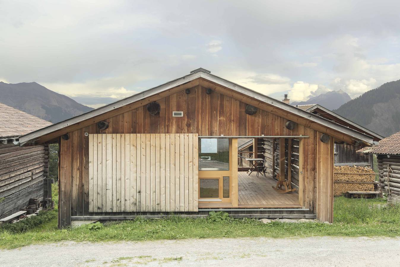 Stilvolle Architekten-Hütte am Skilift in Plessur Alpen