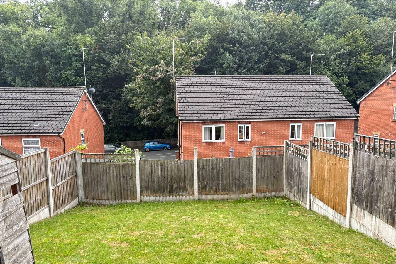 House - Sleeps 5, Private Parking & Pets Allowed in Manchester, Greater Manchester