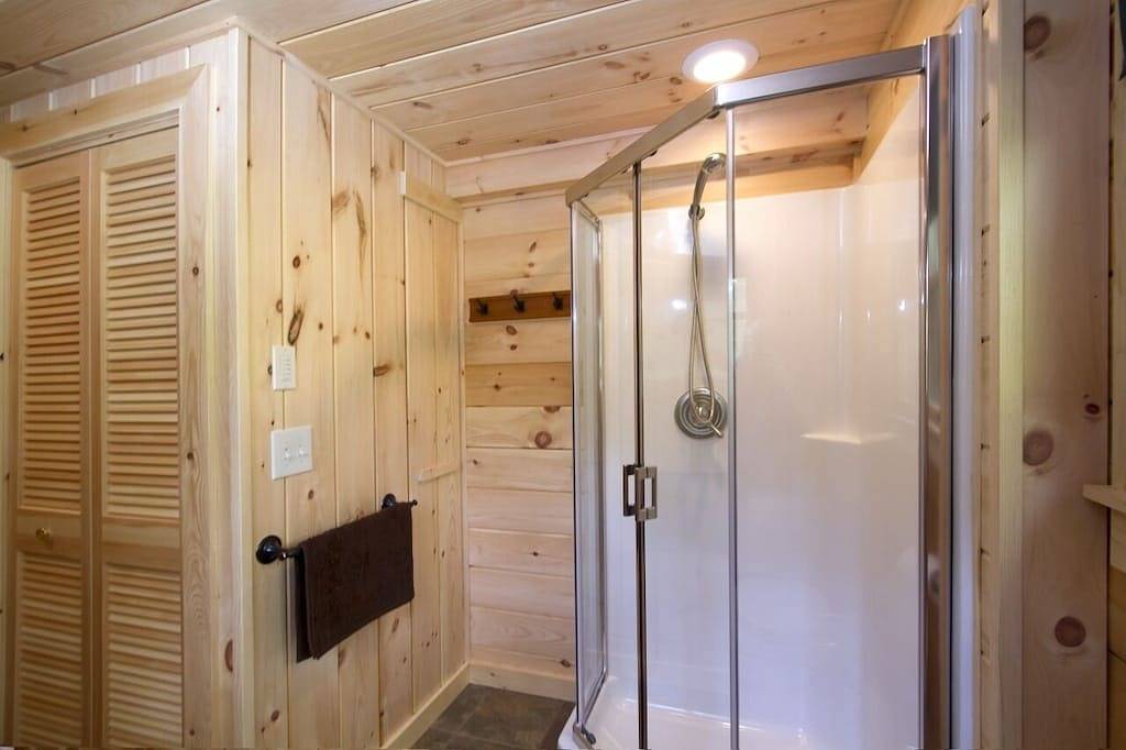 Custom Log Cabin on Wild Ammonoosuc River in Bath (NH), Grafton County